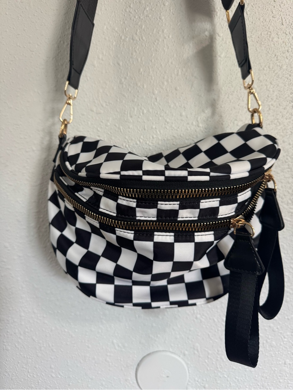 GoFree - The Roomiest Bum Bag (Black and White Checkered) - Picture 7 of 8